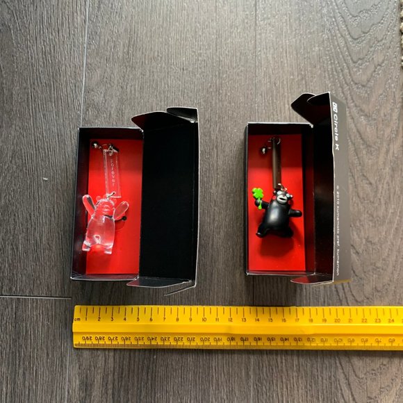 LOT OF 2 KUMAMON CIRCLE K HONG KONG EXCLUSIVE CHARMS - Picture 4 of 8
